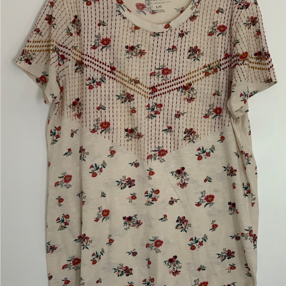 Lucky Brand Floral Embroidered Tee large. - Picture 2 of 6